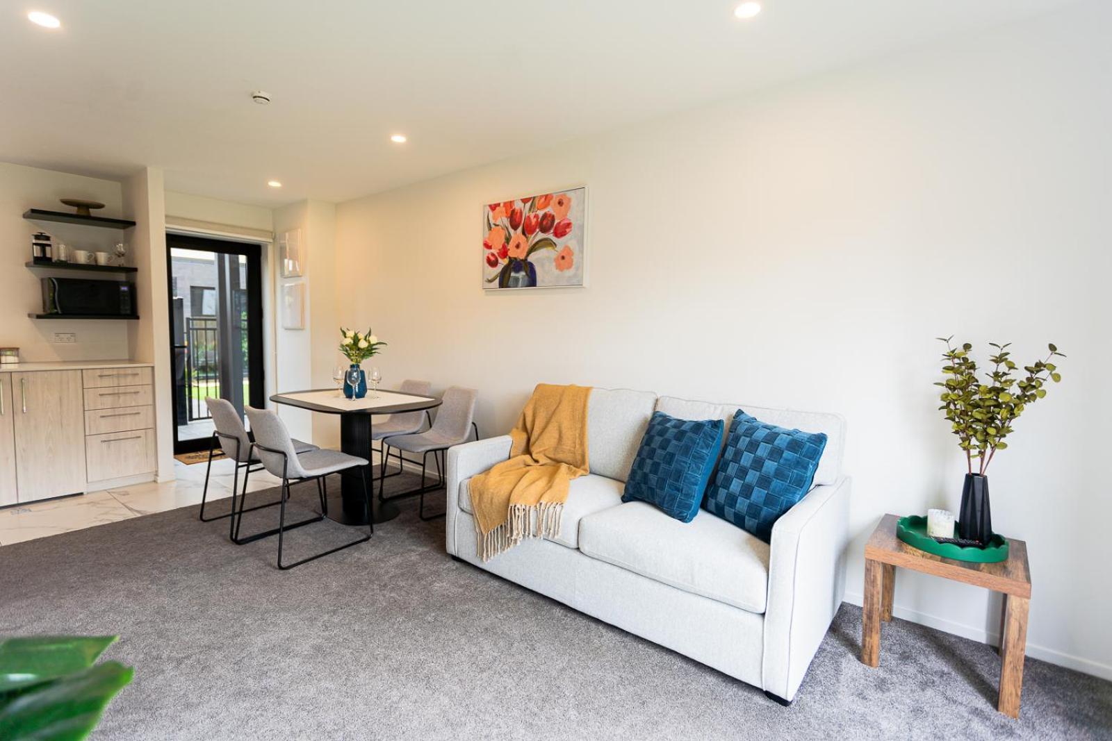 Modern 2 Bedroom Townhouse In Cbd With Parking! Sleeps 5 Christchurch Exterior photo